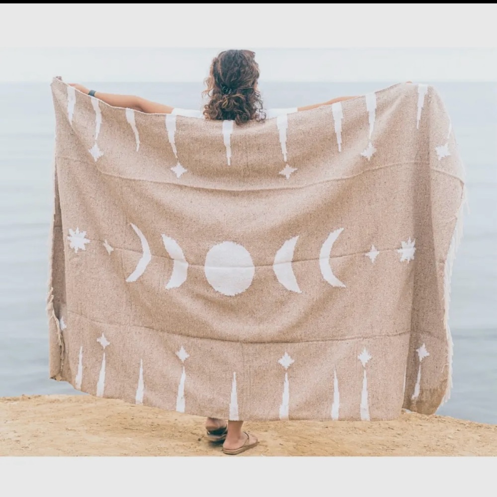 Bohemian Tan and White Blanket